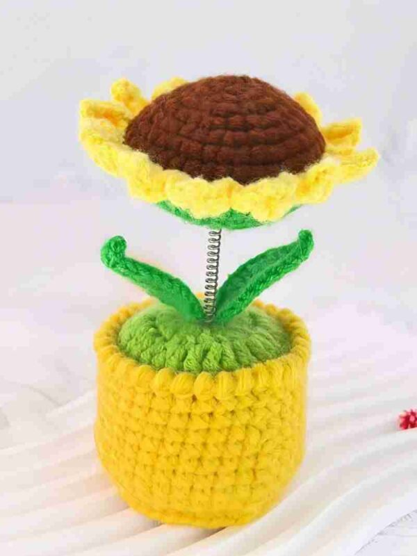 Crochet flower artificial sunflowers are suitable for office desk and car dashboard decoration, inspiring gifts, women's hand-knitted flowers, birthday and Christmas parties, home decoration (yellow decorative sunflowers)