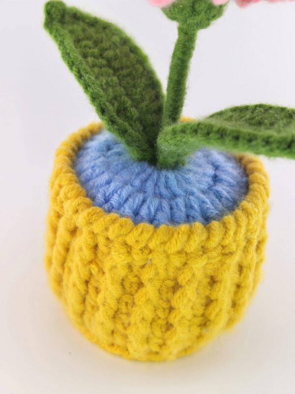 Personalized design hand-crocheted flower ornaments, colorful flowers for home decoration, high-end handcrafted handicraft gifts
