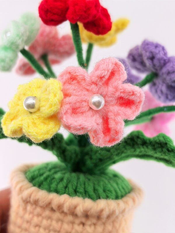 Colorful hand-crocheted flower POTS and crochet flowers, cute little potted flowers, birthday, Teachers' Day, graduation ceremony, anniversary, Christmas, car dashboard decoration, home office decoration