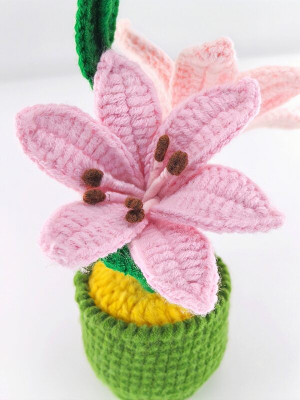 High-end knitted hand-crocheted potted flower cotton DIY artificial plants, long-lasting home decoration, suitable for birthdays, weddings, friends and family.
