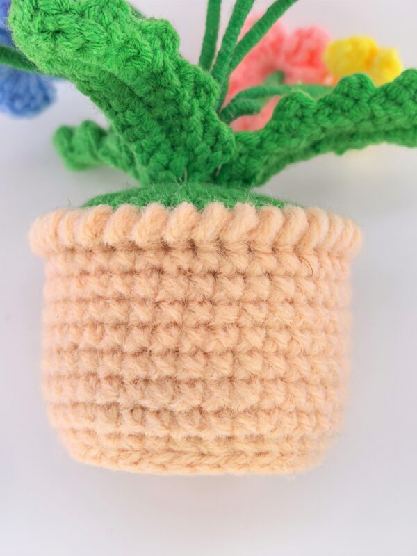 Colorful hand-crocheted flower POTS and crochet flowers, cute little potted flowers, birthday, Teachers' Day, graduation ceremony, anniversary, Christmas, car dashboard decoration, home office decoration