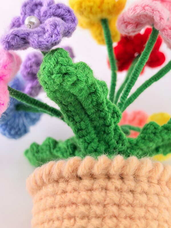 Colorful hand-crocheted flower POTS and crochet flowers, cute little potted flowers, birthday, Teachers' Day, graduation ceremony, anniversary, Christmas, car dashboard decoration, home office decoration