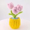 Hand-crocheted tulip ornaments, artificial tulips hand-woven flowers, suitable for home and office decoration, and as birthday gifts for family and friends on their anniversaries