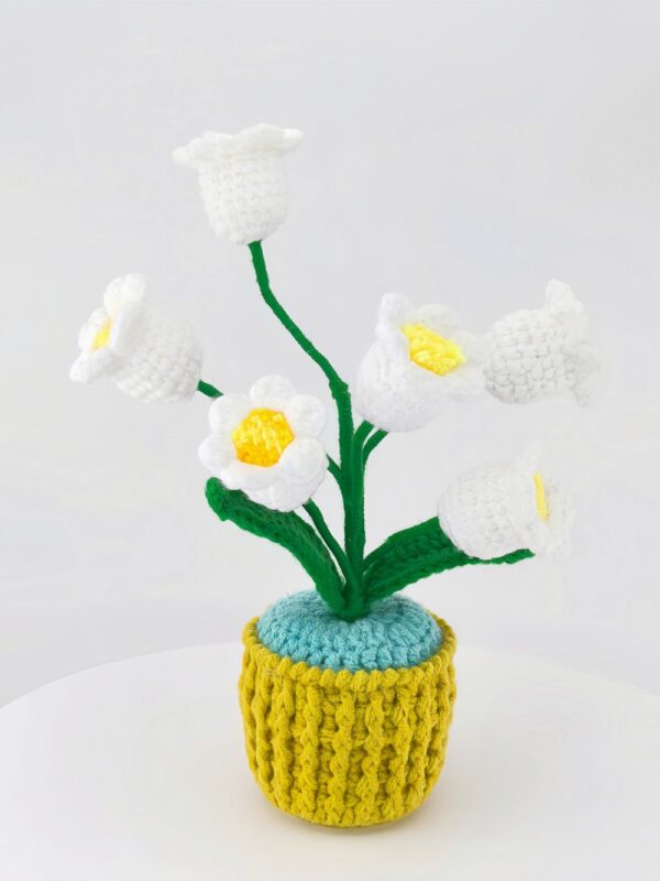 6 White Lily of the Valley Flowers Wool Handmade Desktop Ornaments, Cute Hand-crocheted White Lily of the Valley Flower Pot (Emotional Support Plant), Gift for Family/Friends/Teachers