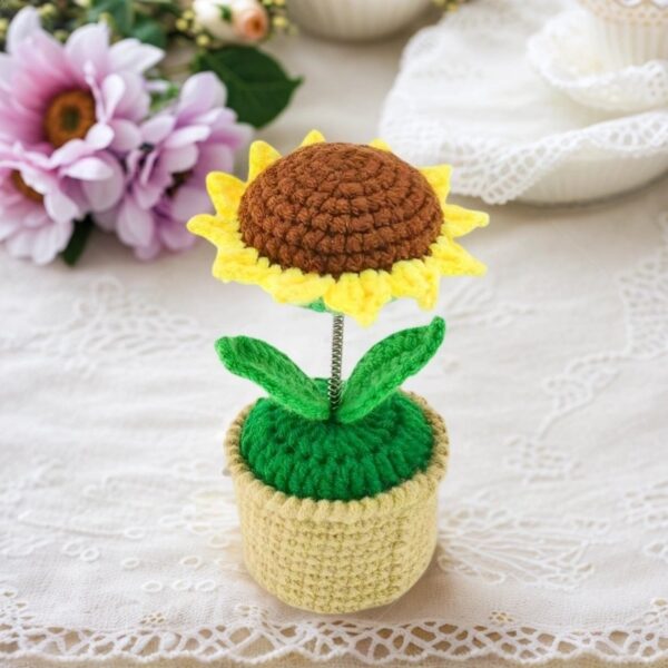 Hand-knitted wool crocheted products, little white rabbit hand-crocheted products, decorative items, crochet flowers, artificial sunflowers, suitable for office desk, car dashboard decoration, inspiring gifts, women's hand-knitted flowers, birthday and Christmas parties, home decoration