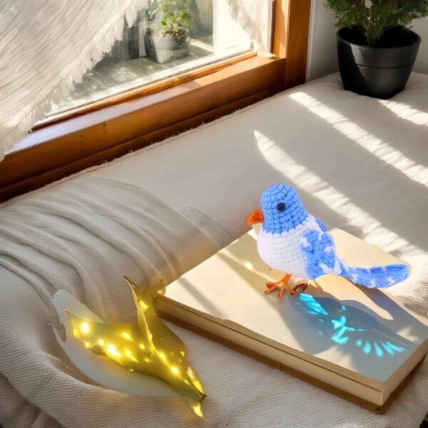 Cute blue bird home decorations, wool hand-crocheted items, desktop ornaments, handcrafted handicrafts, gifts for family and friends, family wedding desks, coffee shop decorations
