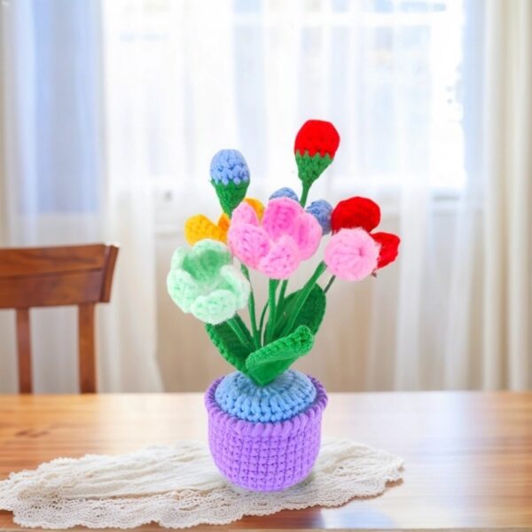Artificial plant crochet hand-woven flowers are suitable for home rooms, dining tables, office decorations, and birthday gifts for family and friends on their anniversaries