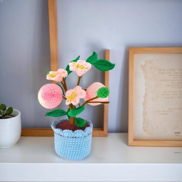 Crocheted peach bouquet strap, 7-inch (about 17.8 cm), knitted artificial pink hand-woven flower strap, exquisite flowerpot, suitable for women's birthday gifts, home office decoration (pink)