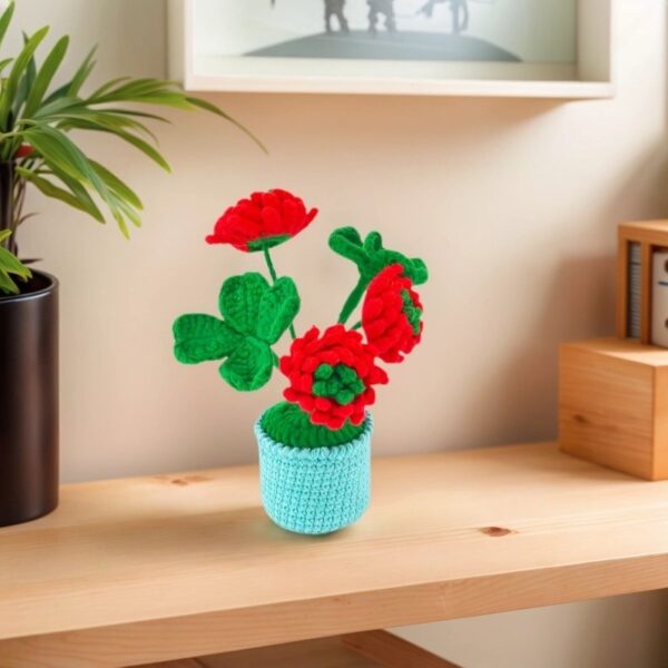 Beautiful and noble red hand-crocheted flowers, hand-crocheted flowerpots, knitted flower plants, Kawaii hand-crocheted flowers, small potted artificial flower plants, desktop home car dashboard decoration