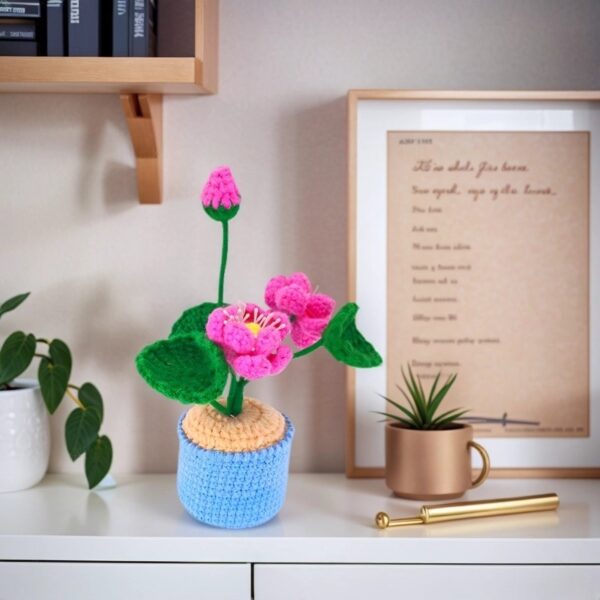 Hand-crocheted wool lotus and lotus leaf ornaments, crocheted wool artificial plants, hand-crocheted flowers, suitable for home rooms, dining tables, office decorations and birthday gifts for family and friends on anniversaries