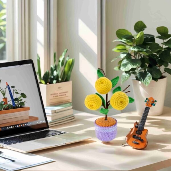 Yellow peach hand-crocheted flower desktop ornament, high-end home hand-knitted wool decoration, gift for family and friends, home wedding desk and coffee shop decoration