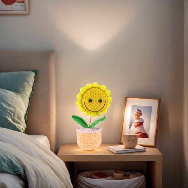 Sunflower shaking head knitted ornament, pink flowerpot knitted crochet, sunflower potted plant, sunflower is a handmade flower suitable for friends, students, family and loved ones, home office decoration, car decoration.