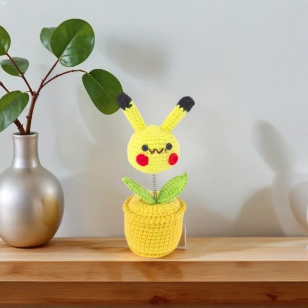 Cute little rabbit fashionable crochet flower ornament, small crochet flower potted artificial flower plant, suitable for office desk, home car dashboard, office decoration